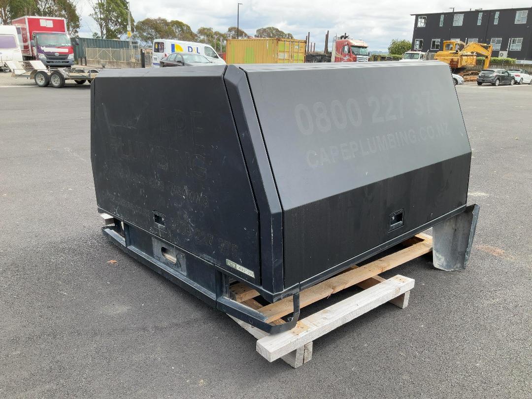 Photo '2' of Toyota Hilux - Tool box Photo '2' of Toyota Hilux - Tool box