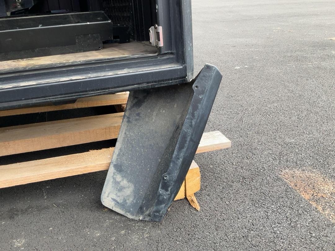 Photo '5' of Toyota Hilux - Tool box Photo '5' of Toyota Hilux - Tool box