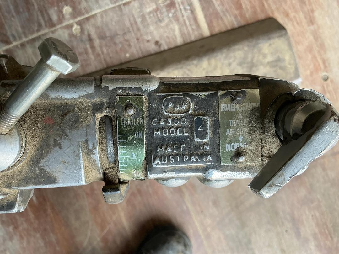 Photo '3' of PBR CASOO Model 4 Trailer Air Supply Coupling Photo '3' of PBR CASOO Model 4 Trailer Air Supply Coupling