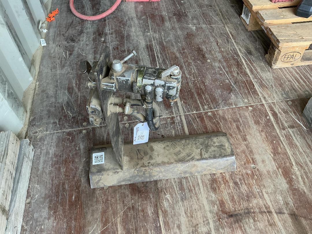 Photo '2' of PBR CASOO Model 4 Trailer Air Supply Coupling Photo '2' of PBR CASOO Model 4 Trailer Air Supply Coupling