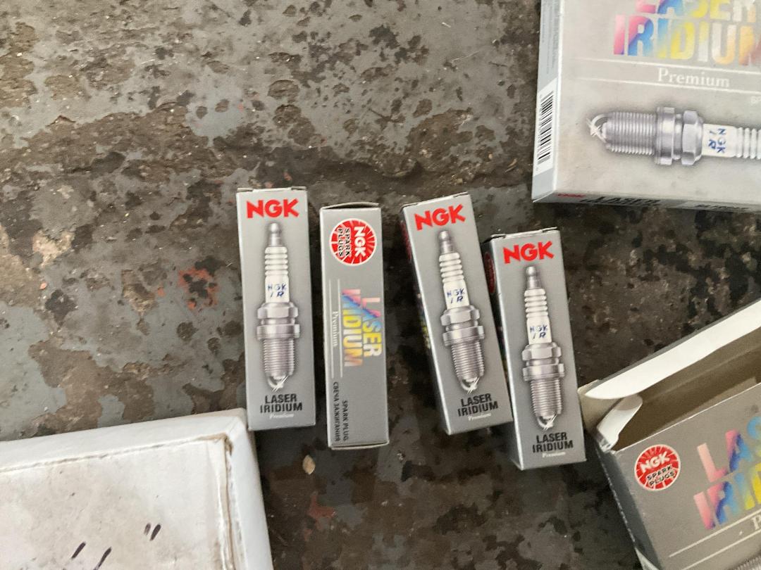 Photo '11' of Packaged and Loose Car Repair Items