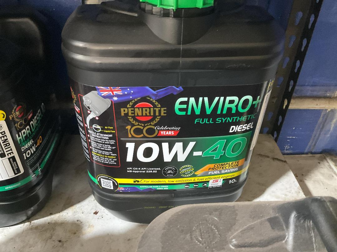 Photo '5' of Assorted Oil for Vehicles