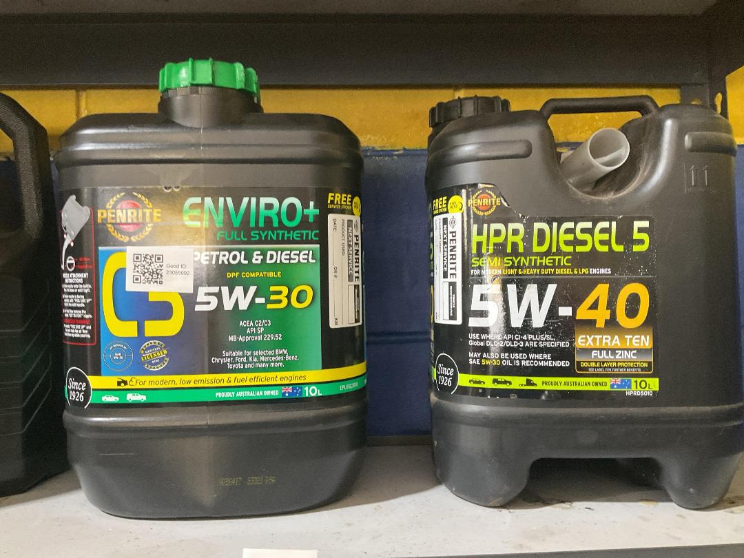 Photo '3' of Assorted Oil for Vehicles