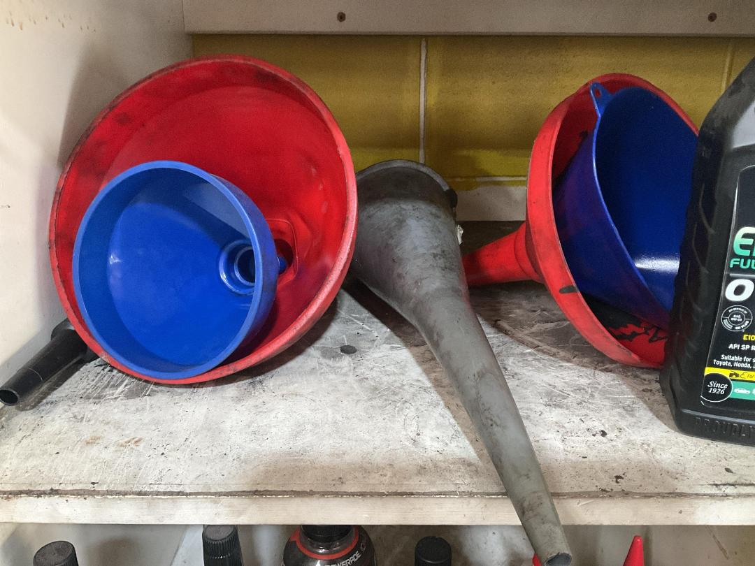 Photo '9' of Assorted Vehicle Oils and Fluid Photo '9' of Assorted Vehicle Oils and Fluid