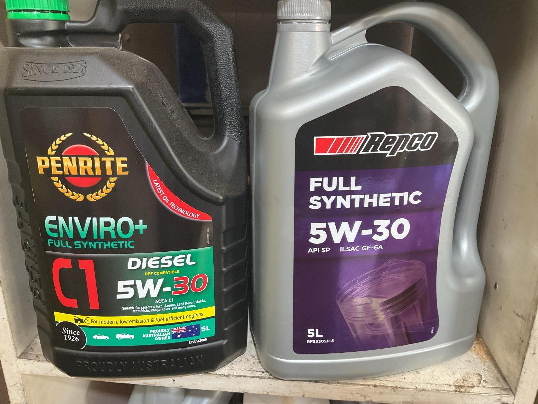 Photo '14' of Assorted Vehicle Oils and Fluid Photo '14' of Assorted Vehicle Oils and Fluid