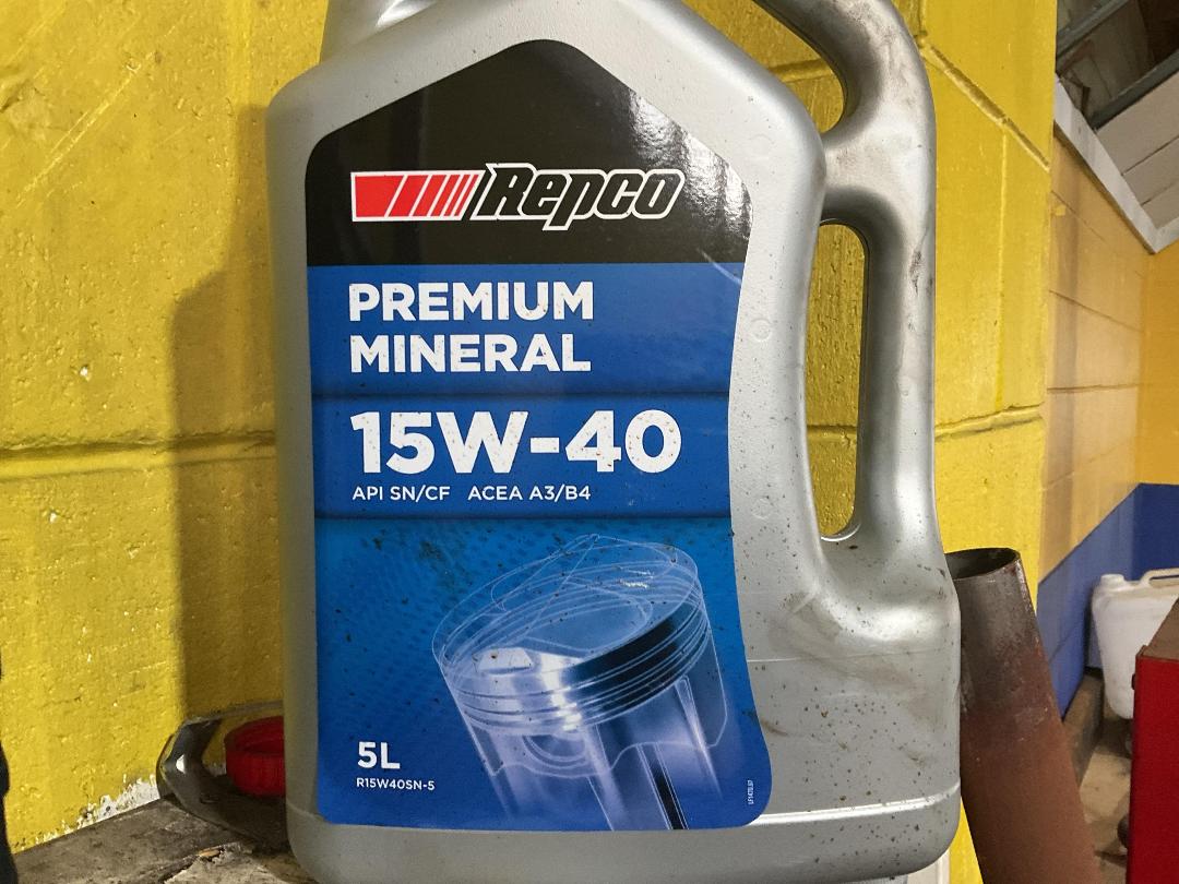 Photo '5' of Assorted Vehicle Oils and Fluid Photo '5' of Assorted Vehicle Oils and Fluid