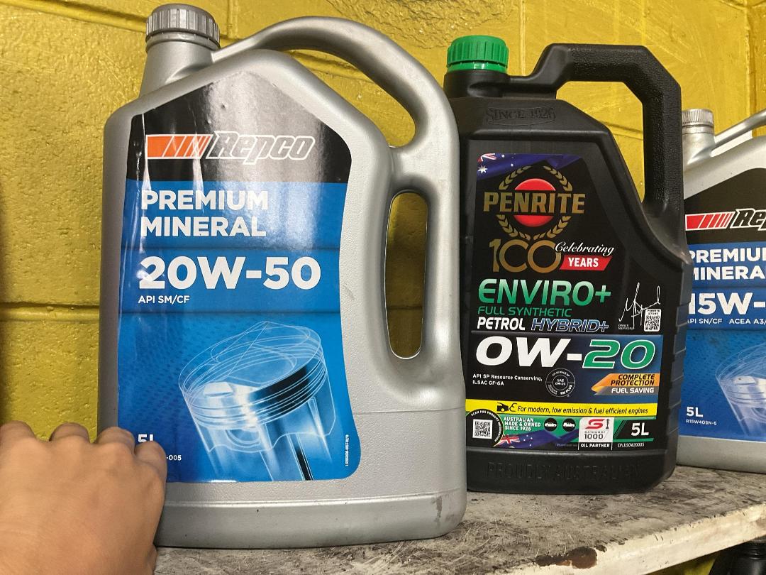 Photo '4' of Assorted Vehicle Oils and Fluid Photo '4' of Assorted Vehicle Oils and Fluid