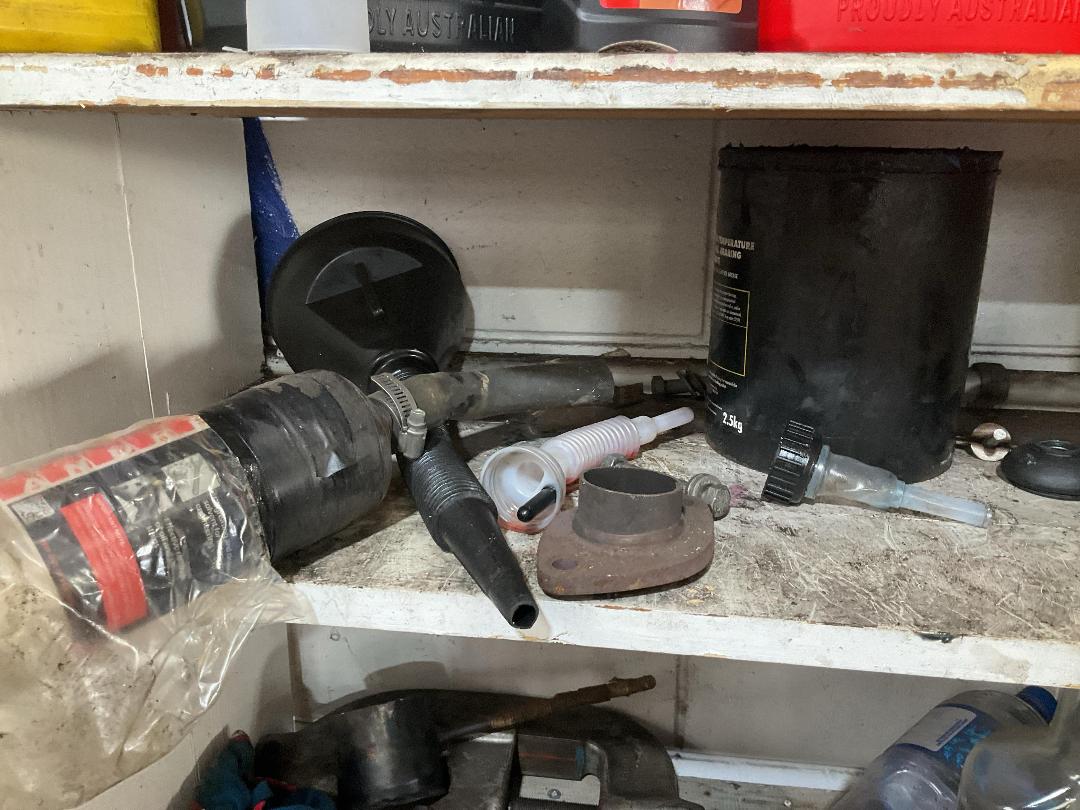 Photo '13' of Assorted Vehicle Oils and Fluid Photo '13' of Assorted Vehicle Oils and Fluid