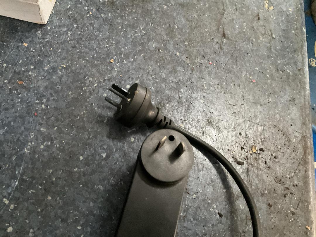 Photo '6' of Repco 12v Battery Charger Photo '6' of Repco 12v Battery Charger