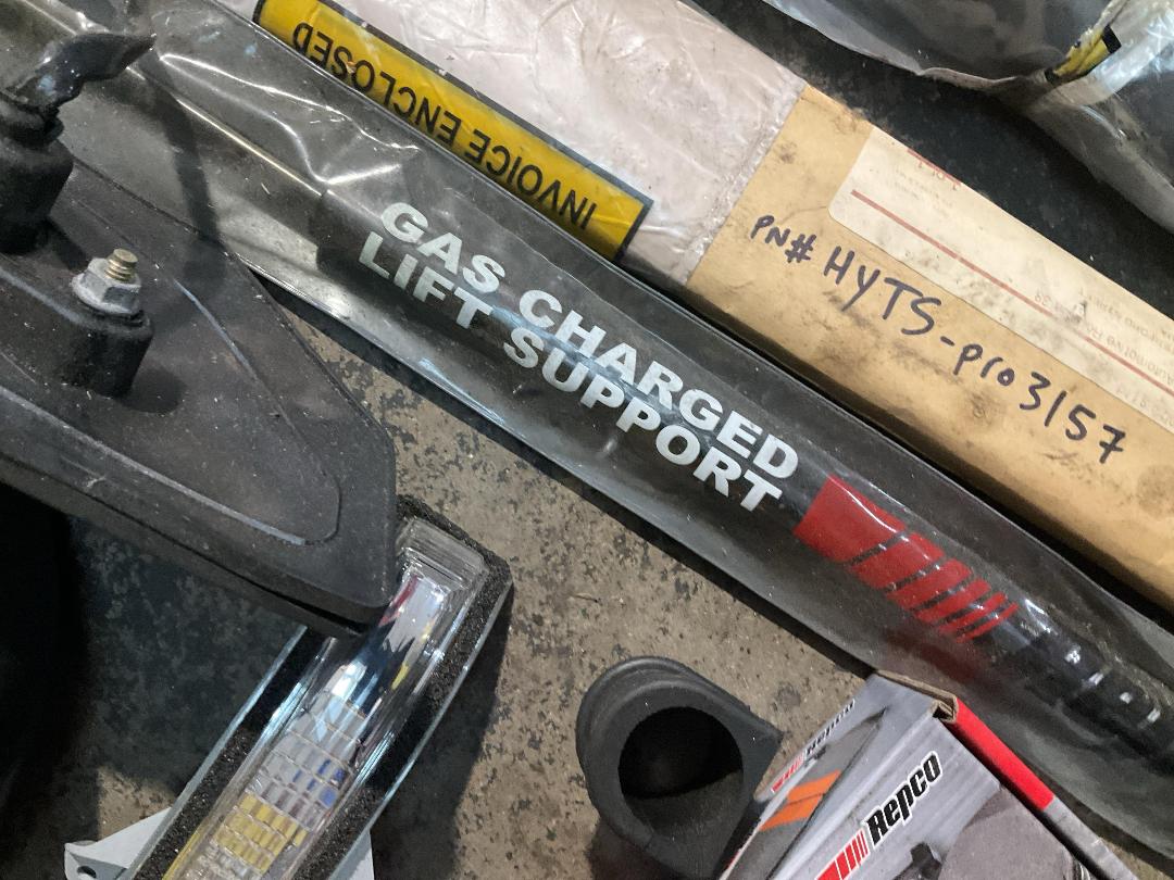 Photo '3' of Assorted Car Accesories