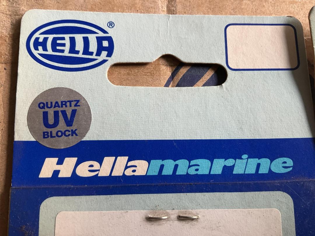 Photo '4' of Hella 24v Bi Pin G4 Globes 20W