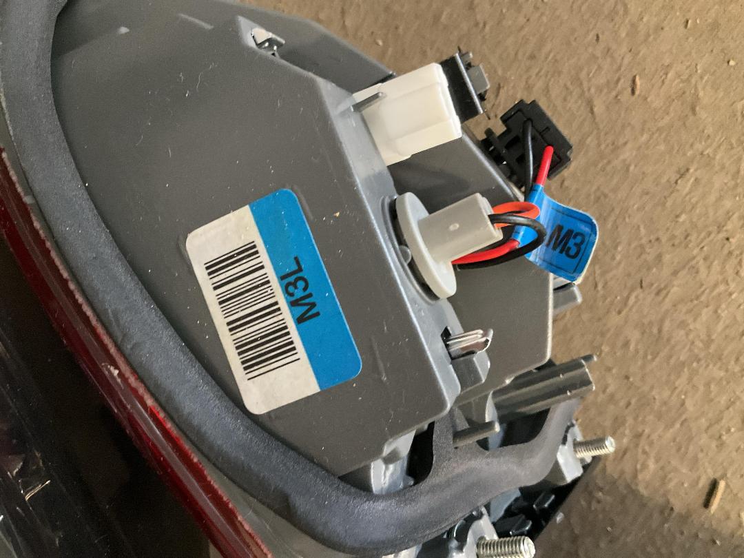 Photo '7' of Hyundai Elantra head lights and tail lights set