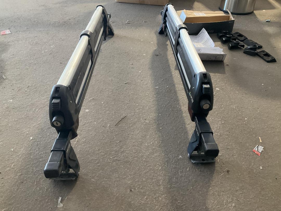 Photo '3' of Nissan roof racks