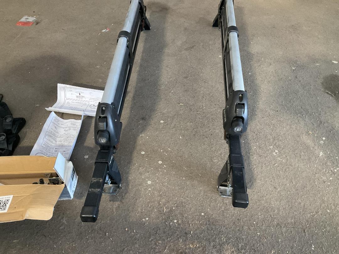 Photo '4' of Nissan roof racks