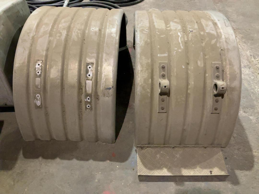 Photo '2' of 2 x Truck Fenders Photo '2' of 2 x Truck Fenders