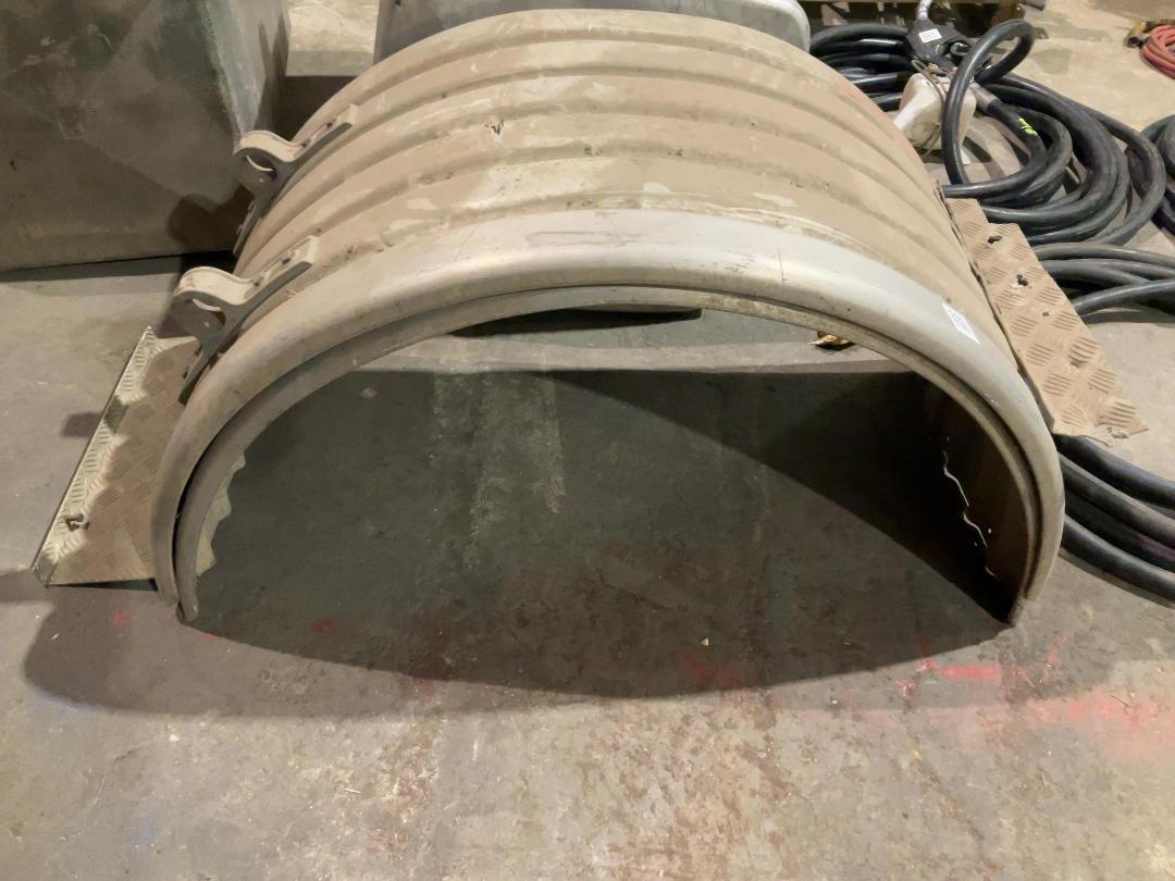 Photo '5' of 2 x Truck Fenders Photo '5' of 2 x Truck Fenders