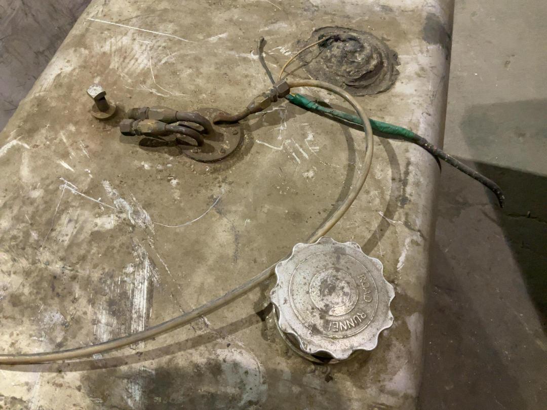 Photo '5' of Truck Diesel Tank Photo '5' of Truck Diesel Tank