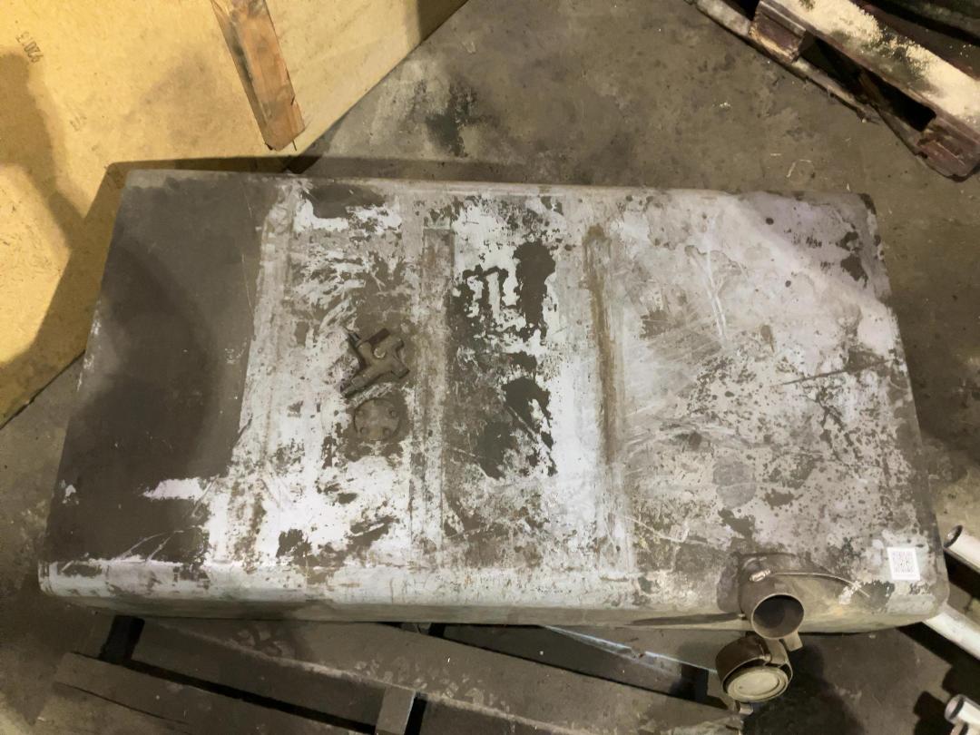 Photo '3' of Truck Diesel Tank Photo '3' of Truck Diesel Tank