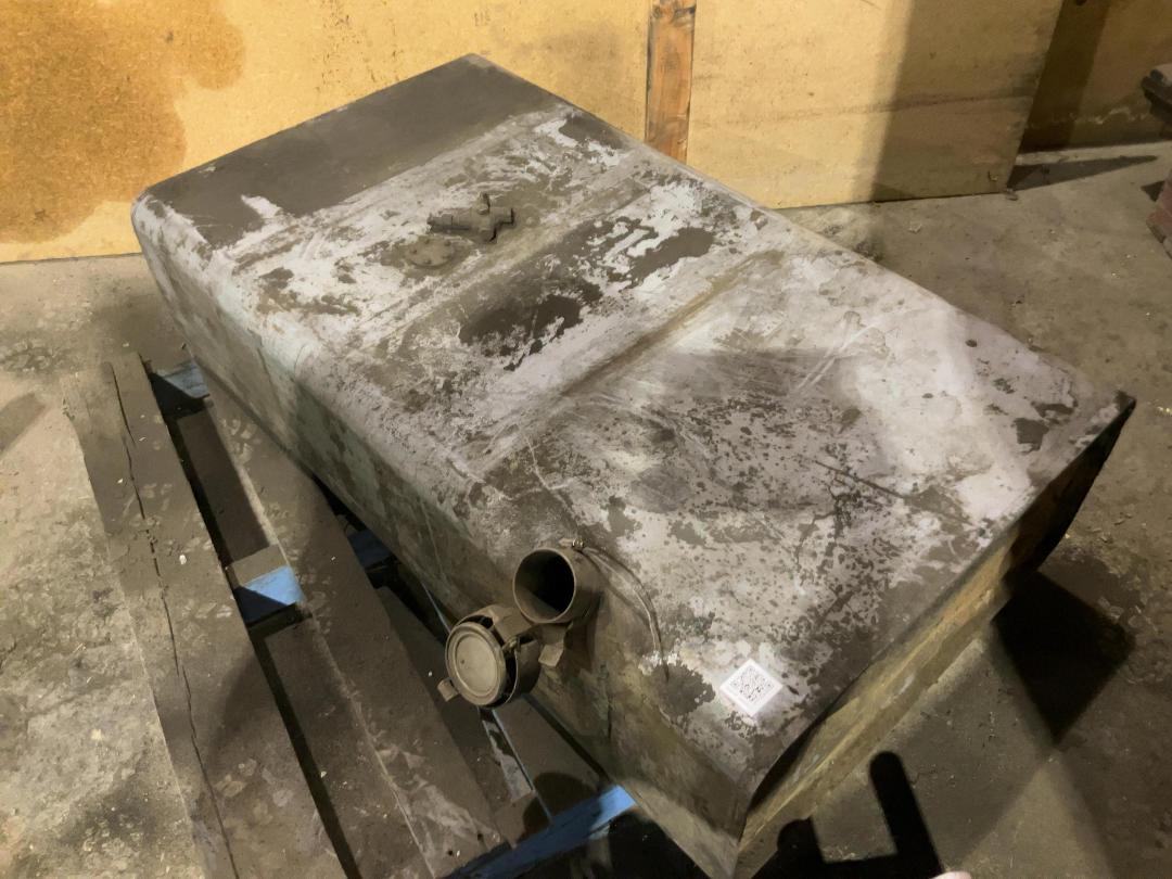 Photo '4' of Truck Diesel Tank Photo '4' of Truck Diesel Tank