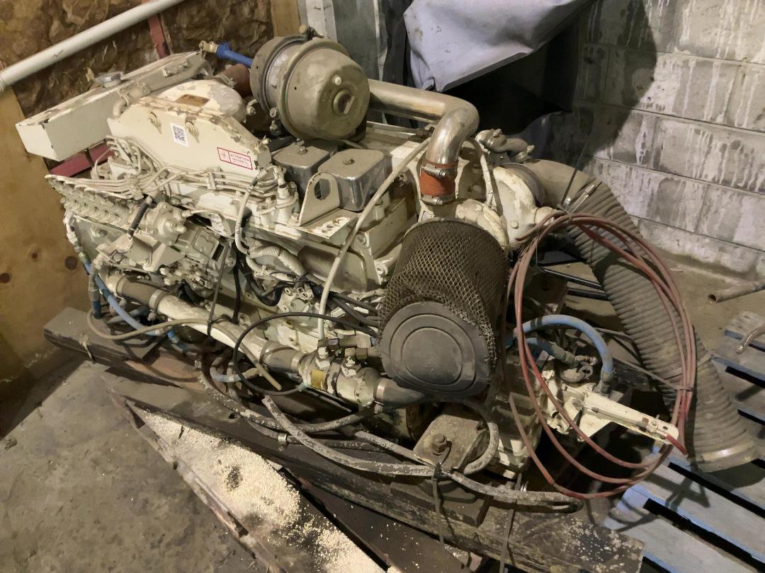 Photo '2' of Cummins Engine - Boat Photo '2' of Cummins Engine - Boat