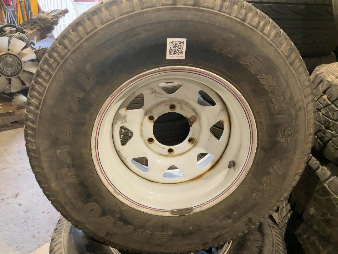 Photo '2' of Set of 6 Truck Rims and Tyres Photo '2' of Set of 6 Truck Rims and Tyres