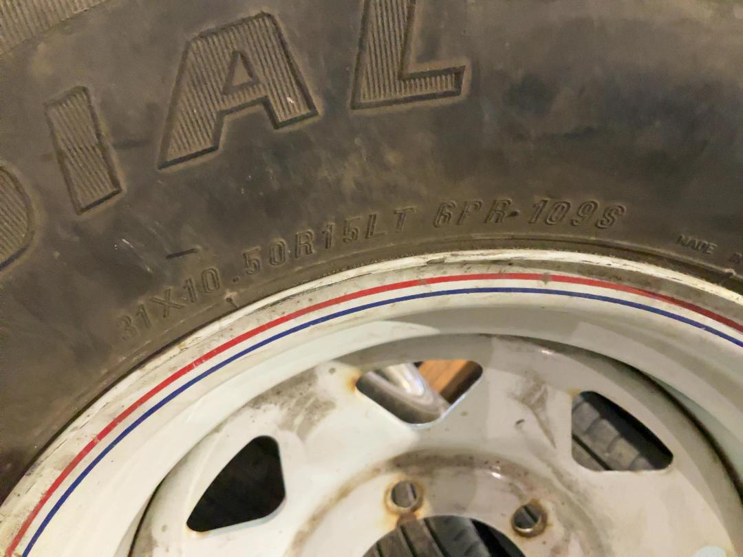 Photo '6' of Set of 6 Truck Rims and Tyres Photo '6' of Set of 6 Truck Rims and Tyres