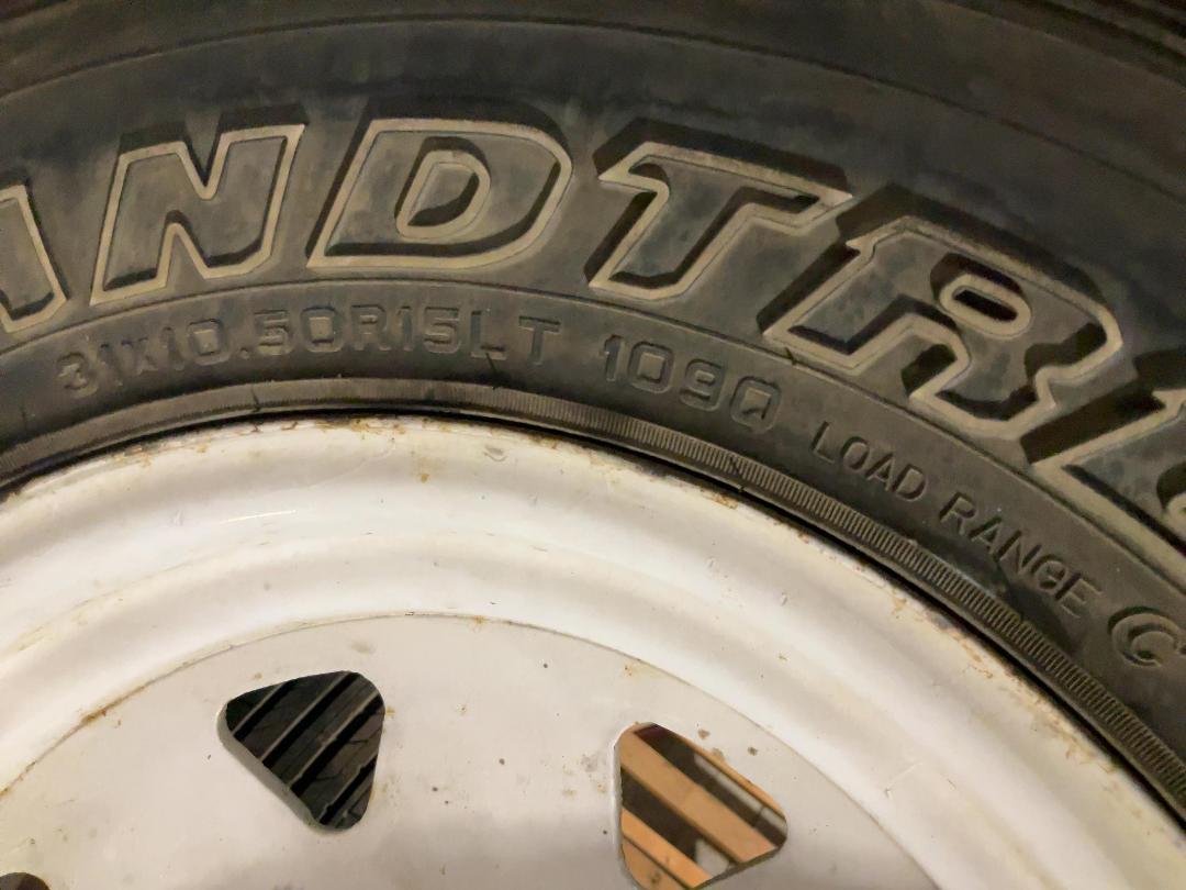 Photo '7' of Set of 6 Truck Rims and Tyres Photo '7' of Set of 6 Truck Rims and Tyres