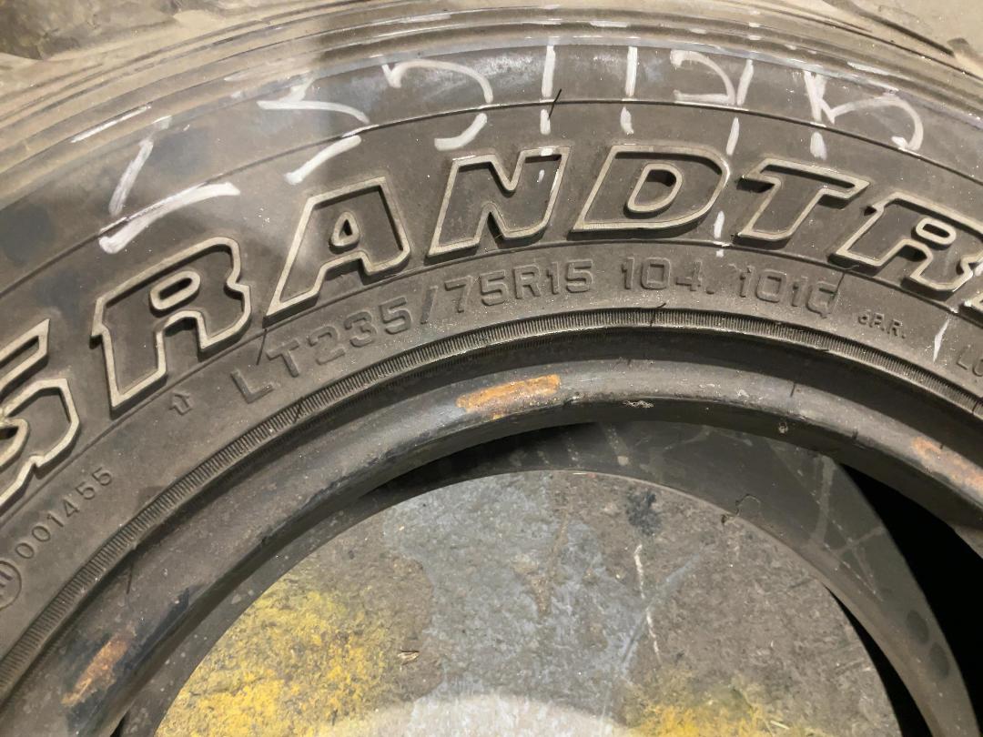 Photo '2' of 2 x LT235/75R15 Tyres Photo '2' of 2 x LT235/75R15 Tyres