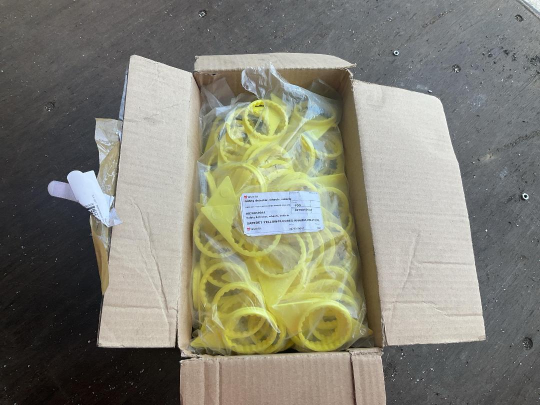 Photo '4' of Check Wheel Nut Indicator Red/Yellow