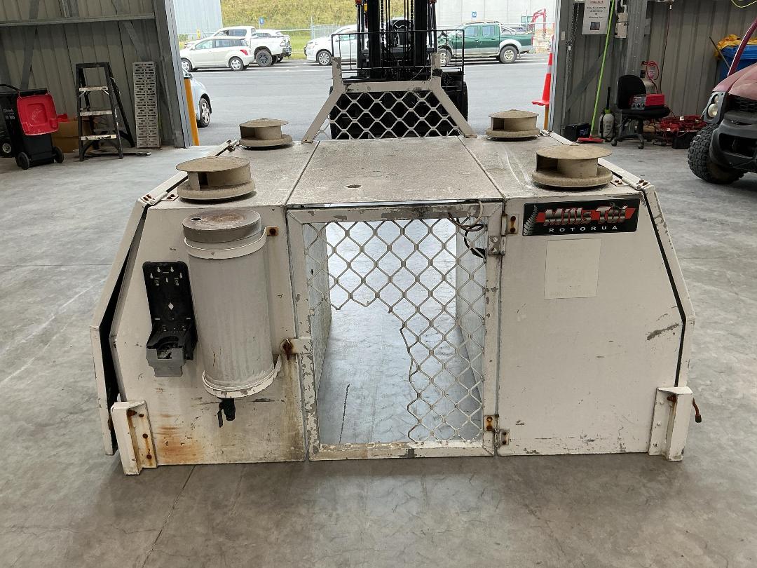 Photo '8' of Rusty Ute Service Canopy