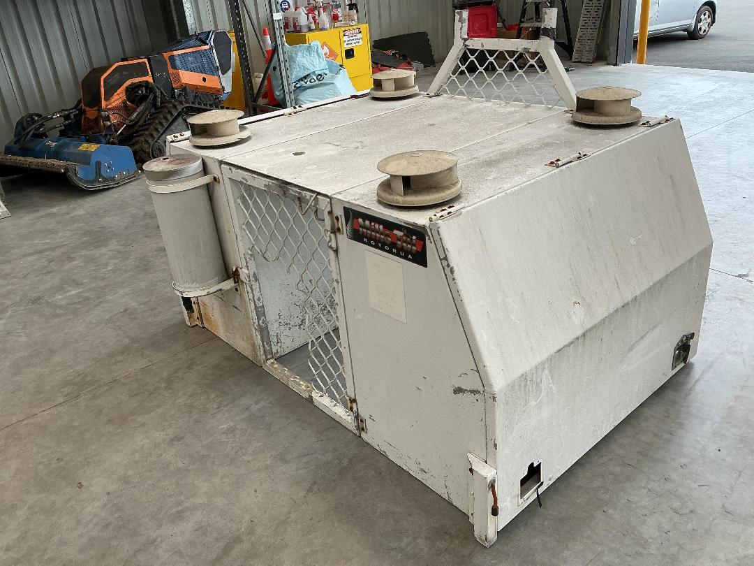 Photo '7' of Rusty Ute Service Canopy