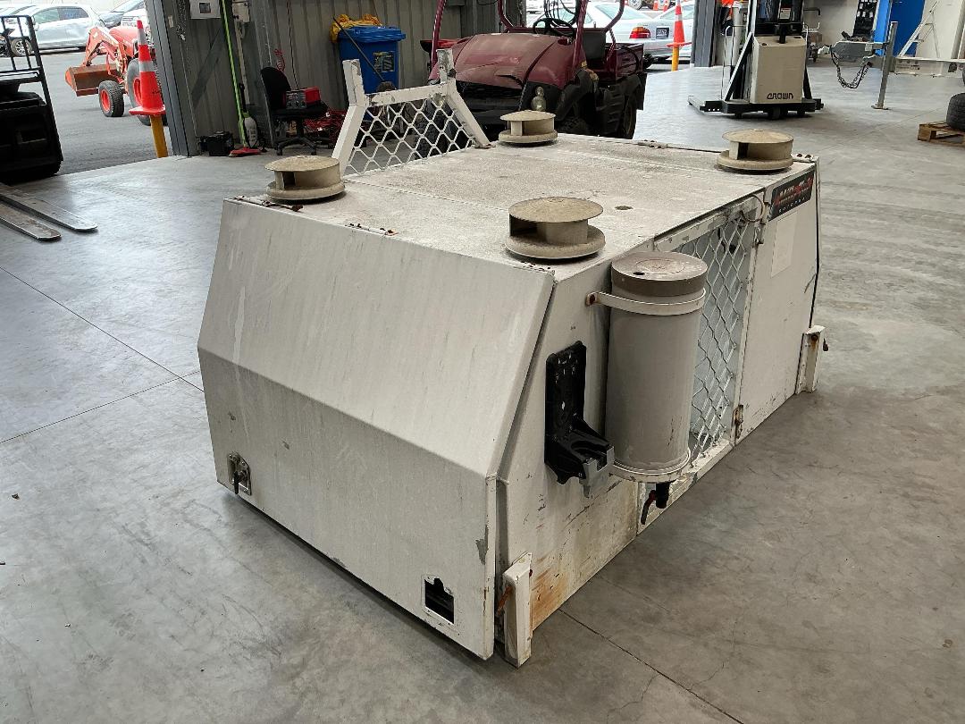 Photo '9' of Rusty Ute Service Canopy