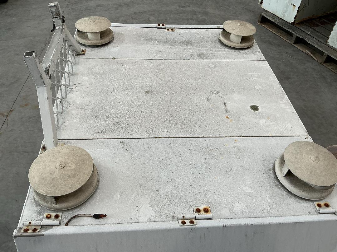 Photo '13' of Rusty Ute Service Canopy