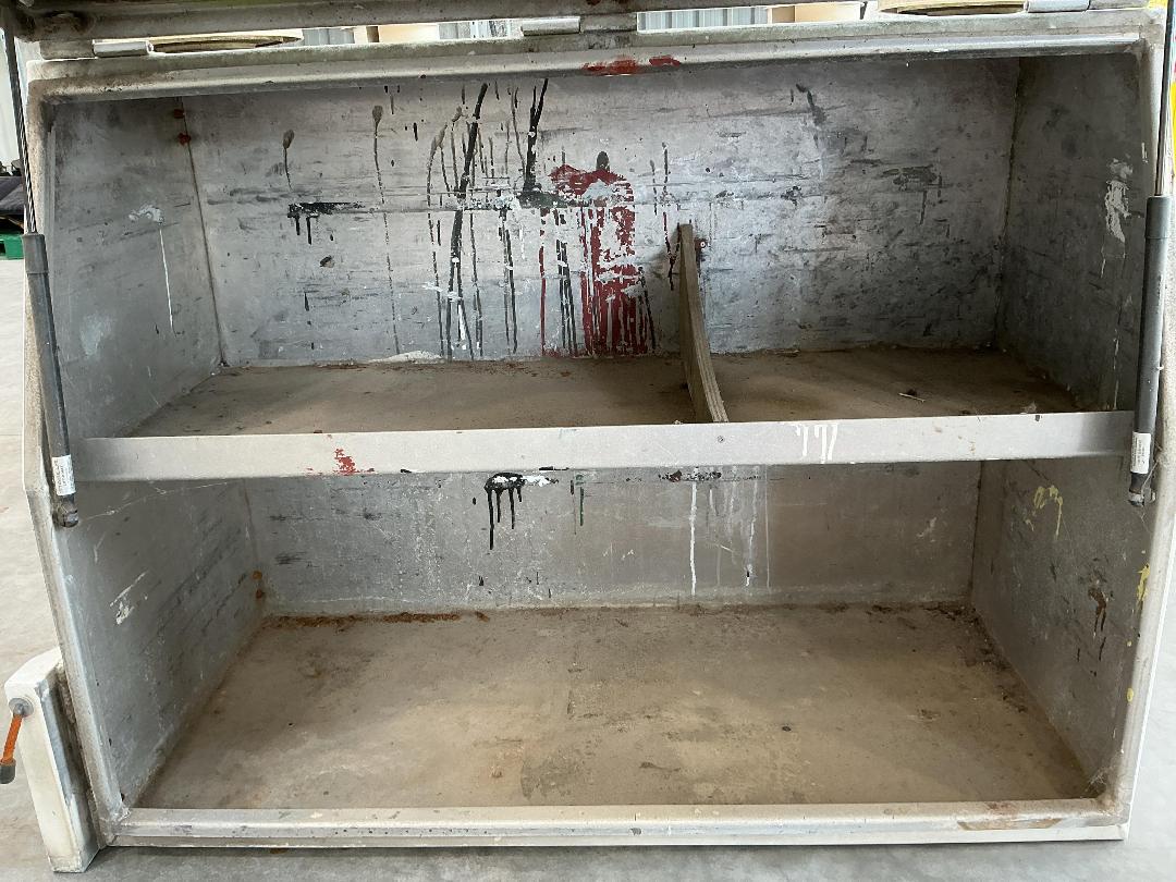 Photo '14' of Rusty Ute Service Canopy