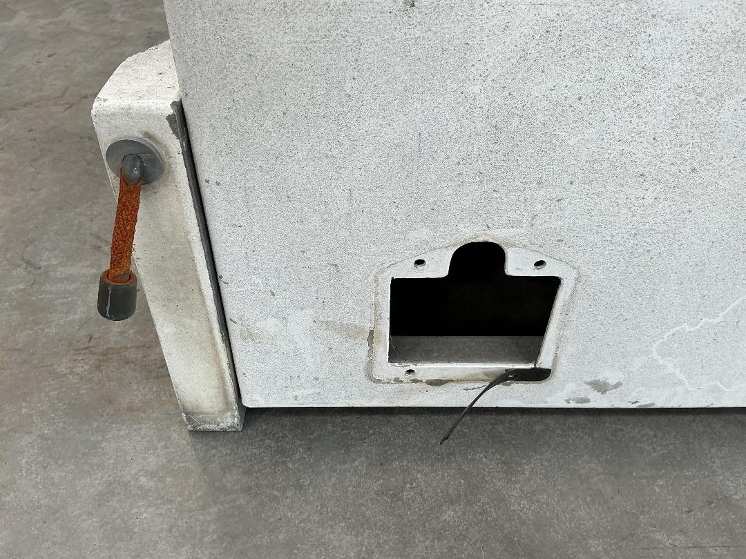 Photo '15' of Rusty Ute Service Canopy