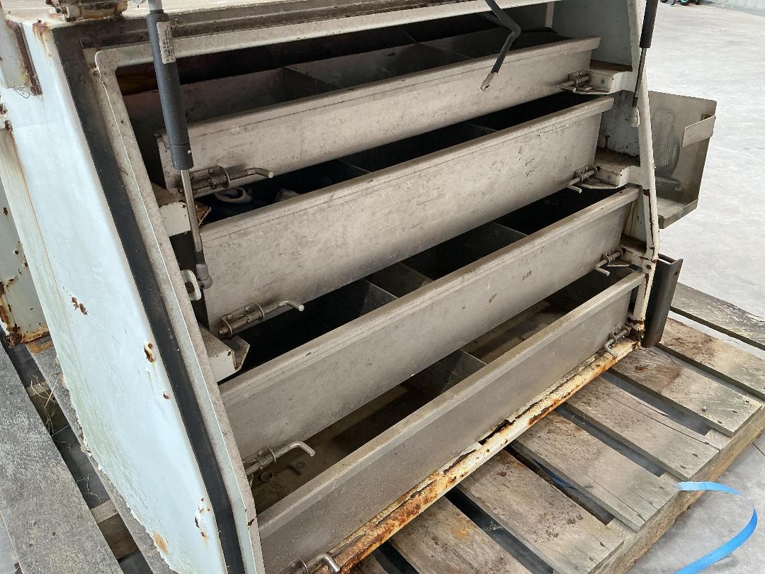 Photo '11' of Rusted Out Ute Service Canopy Photo '11' of Rusted Out Ute Service Canopy