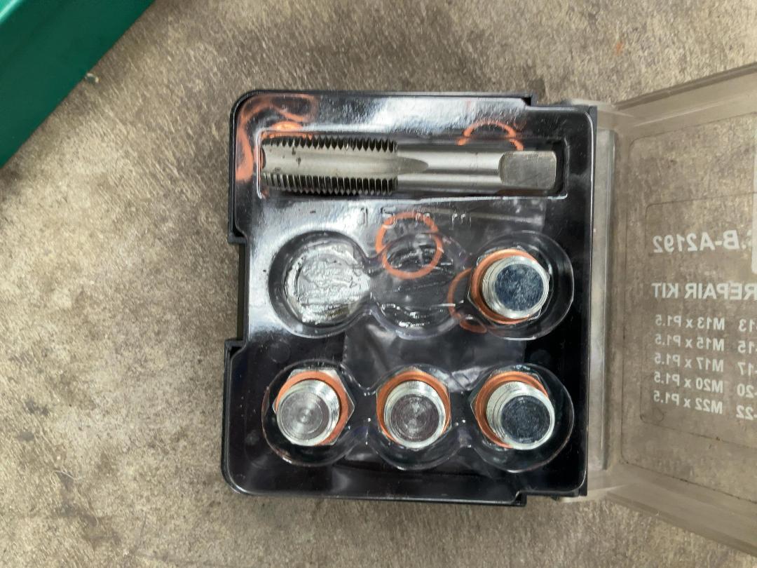 Photo '2' of Oil drain repair kit