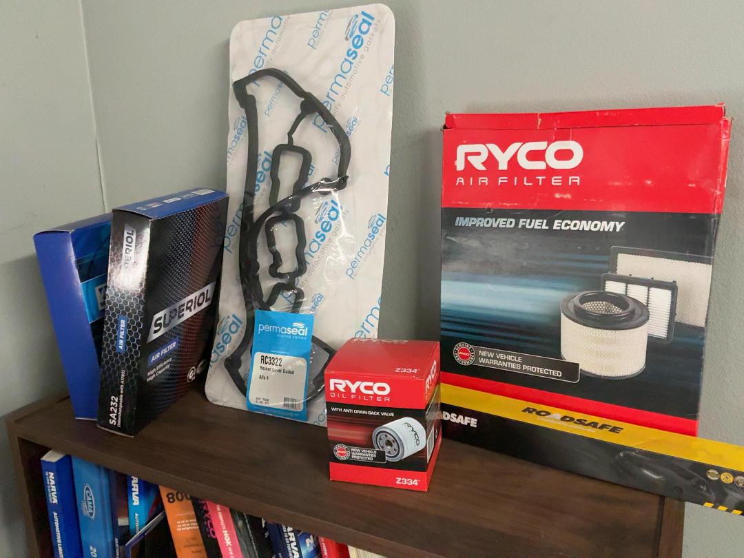 Photo '2' of Shelf of Auto Sparky books, and Filters Photo '2' of Shelf of Auto Sparky books, and Filters