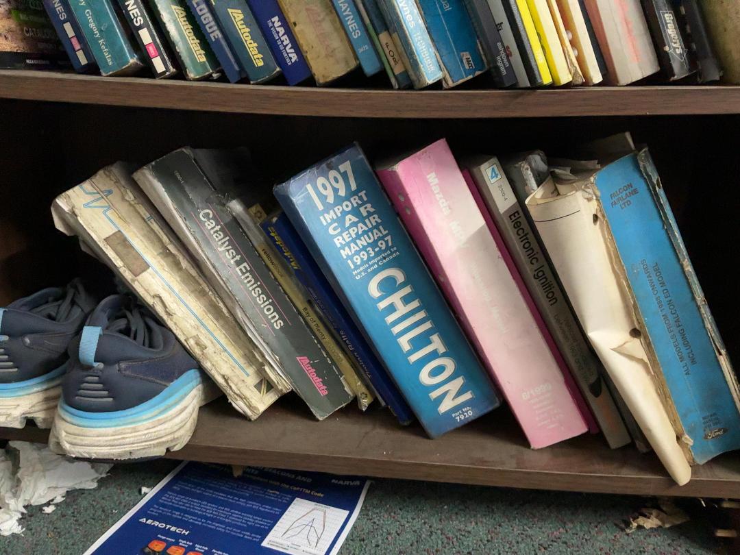 Photo '5' of Shelf of Auto Sparky books, and Filters Photo '5' of Shelf of Auto Sparky books, and Filters