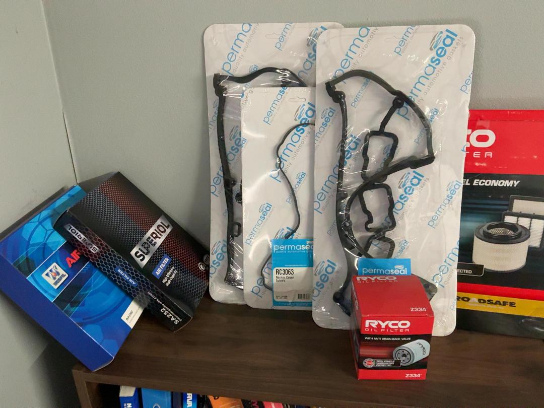 Photo '6' of Shelf of Auto Sparky books, and Filters Photo '6' of Shelf of Auto Sparky books, and Filters