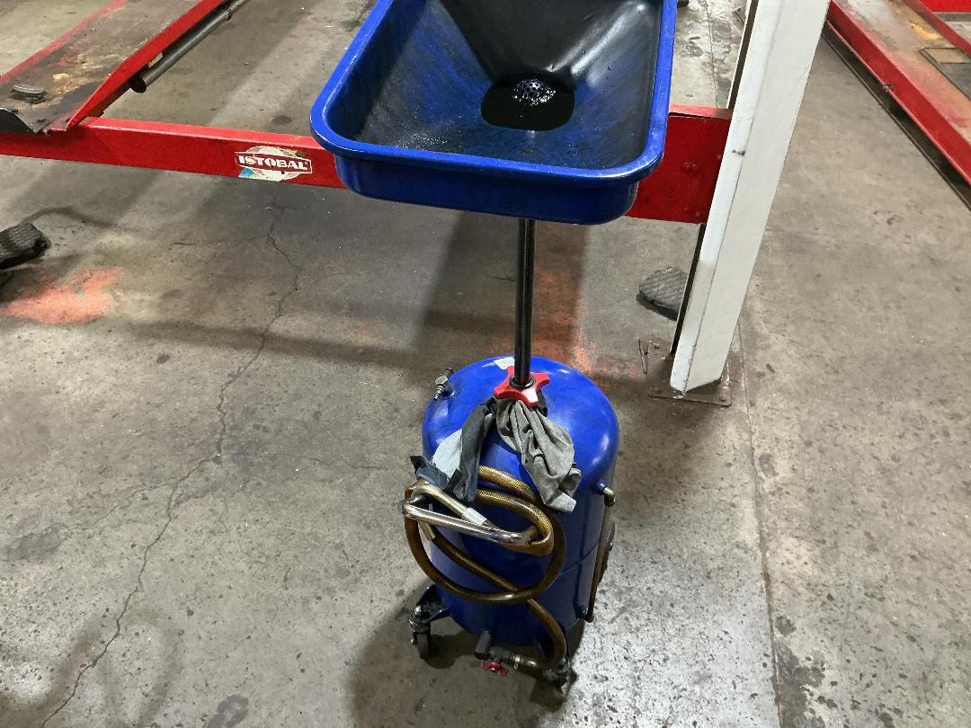 Photo '3' of Mechpro Oil Drainer Photo '3' of Mechpro Oil Drainer