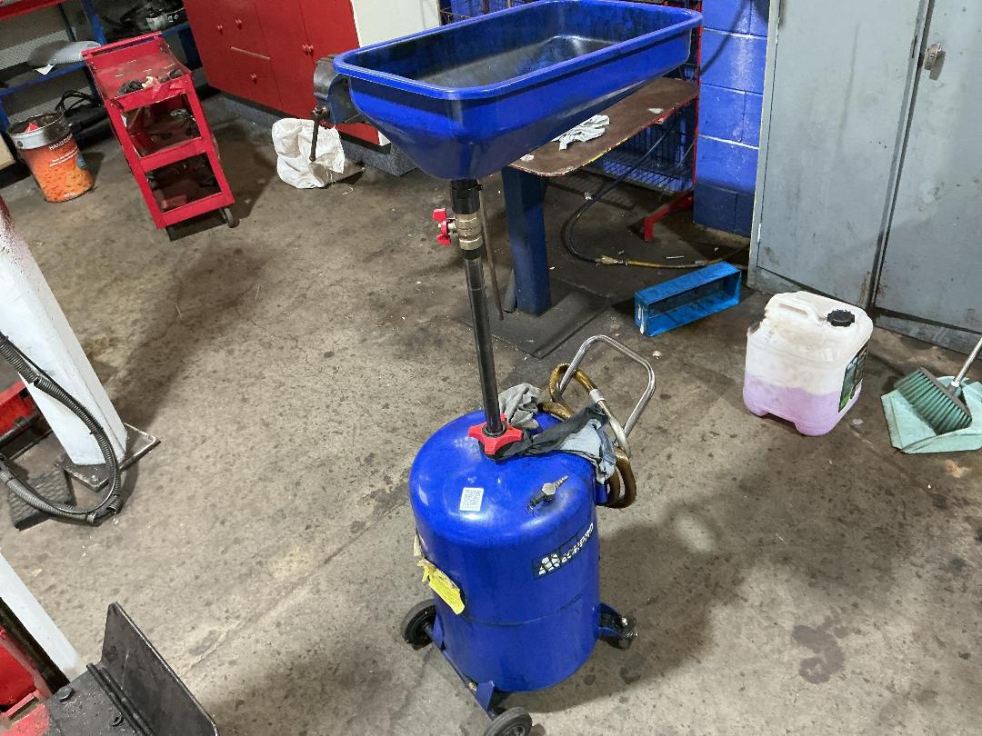 Photo '2' of Mechpro Oil Drainer Photo '2' of Mechpro Oil Drainer