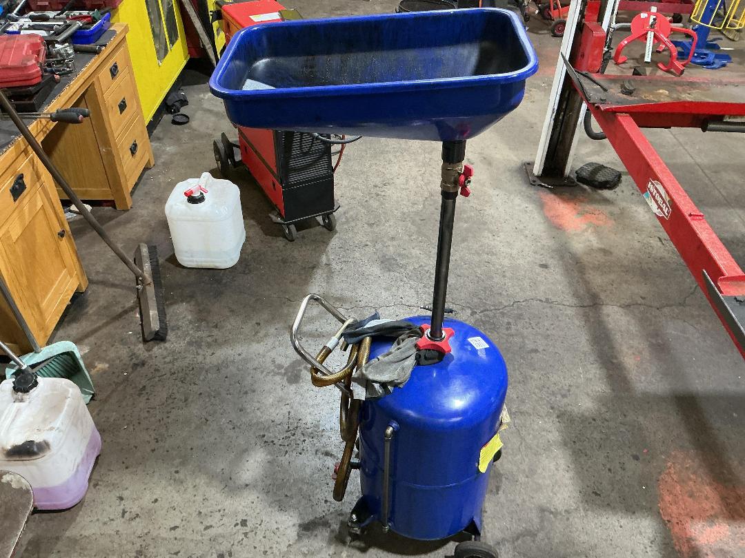 Photo '4' of Mechpro Oil Drainer Photo '4' of Mechpro Oil Drainer