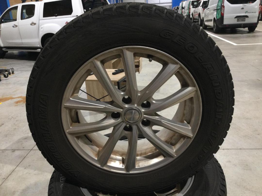 Photo '2' of 17x7 Alloy Wheels 5 Twin Spoke Alloy Wheel x4 Photo '2' of 17x7 Alloy Wheels 5 Twin Spoke Alloy Wheel x4