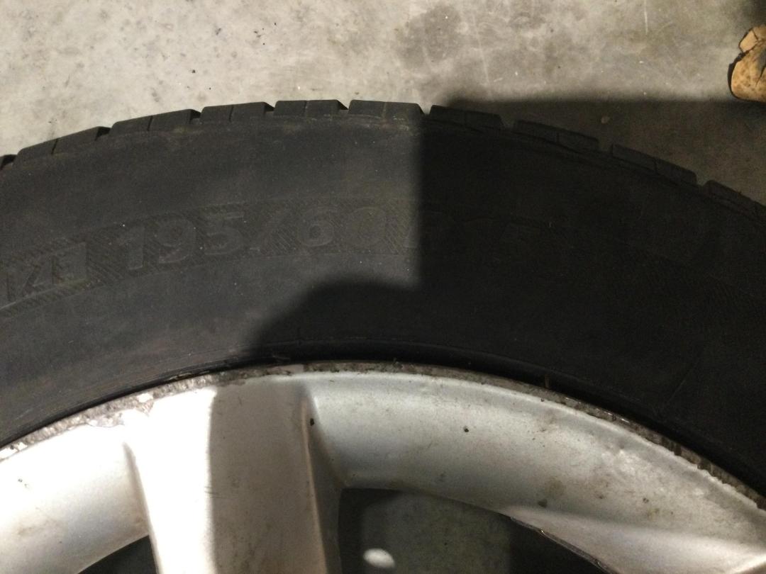 Photo '2' of 15x6 Alloy Wheel 6 Spoke x1 Photo '2' of 15x6 Alloy Wheel 6 Spoke x1