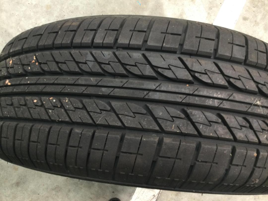 Photo '2' of 1 x Tyre 225/55R18 98V