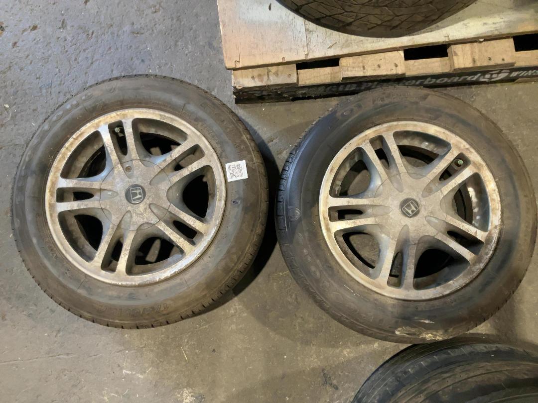 Photo '2' of Honda Rim with Tyres