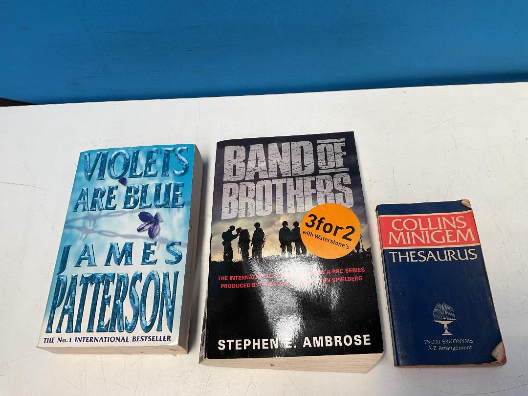 Photo '10' of Assortment of Books - The Fellowship of the Ring, Hemingway Etc