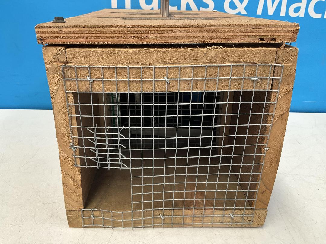 Photo '17' of 2x Pest Traps or Similar and 1x Recycling Bin