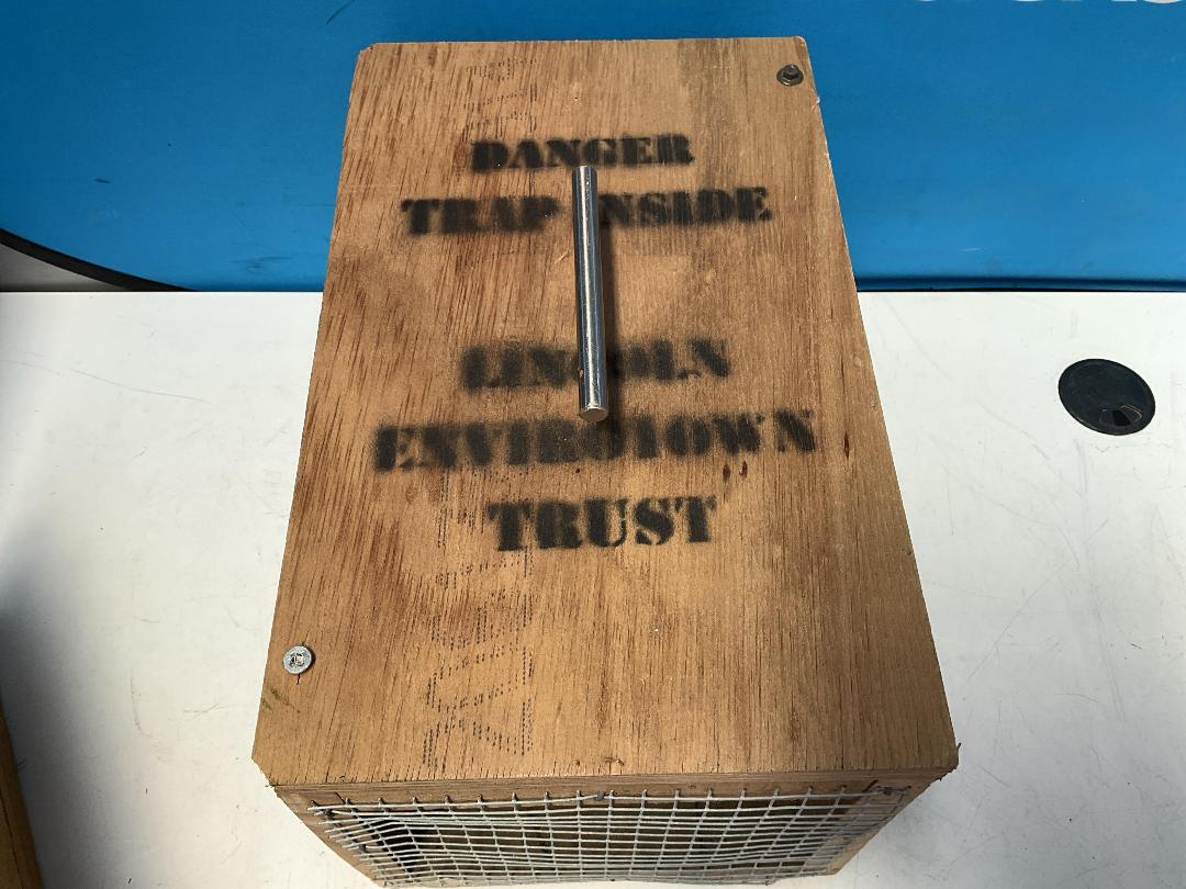 Photo '20' of 2x Pest Traps or Similar and 1x Recycling Bin